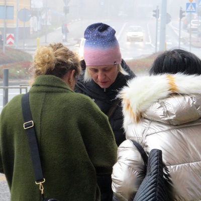 Małgorzata Ziemnicka w akcji zbierania podpisów